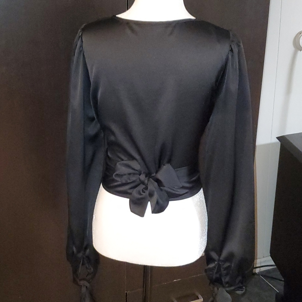 CROP Top - Picture 5 of 6